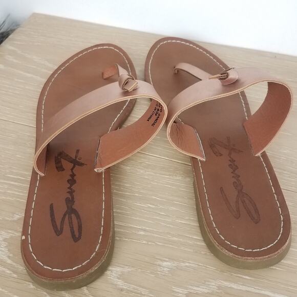 Seven 7  | Rose Gold Thong Sandals Flats 8 - Picture 3 of 7